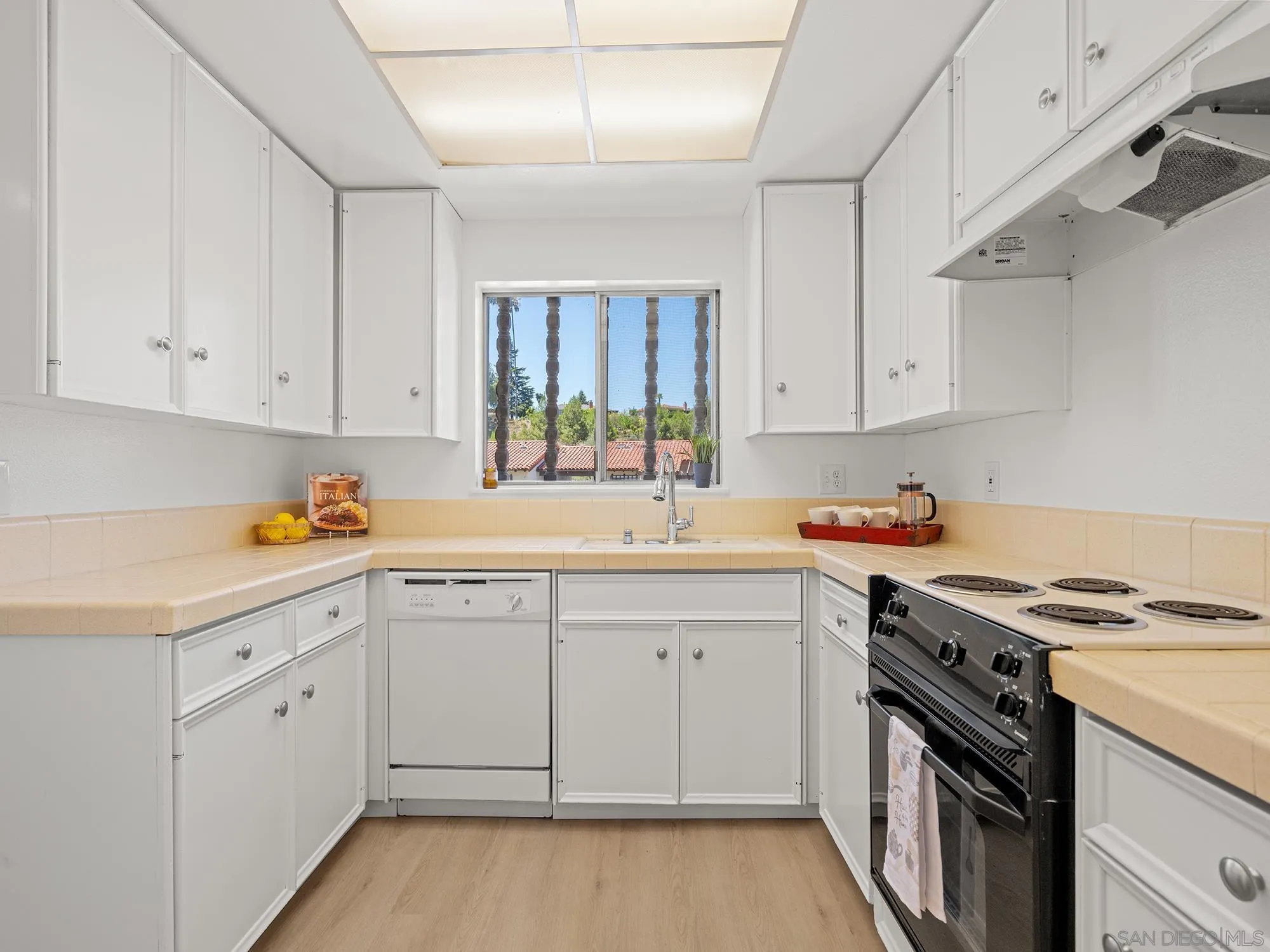 12140 Rancho Bernardo Dr Unit B