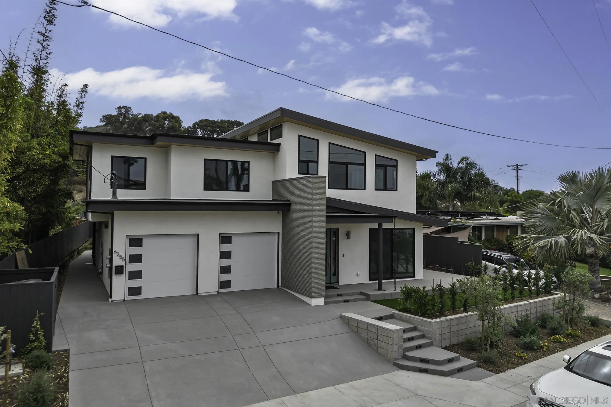 6255 Dowling Dr