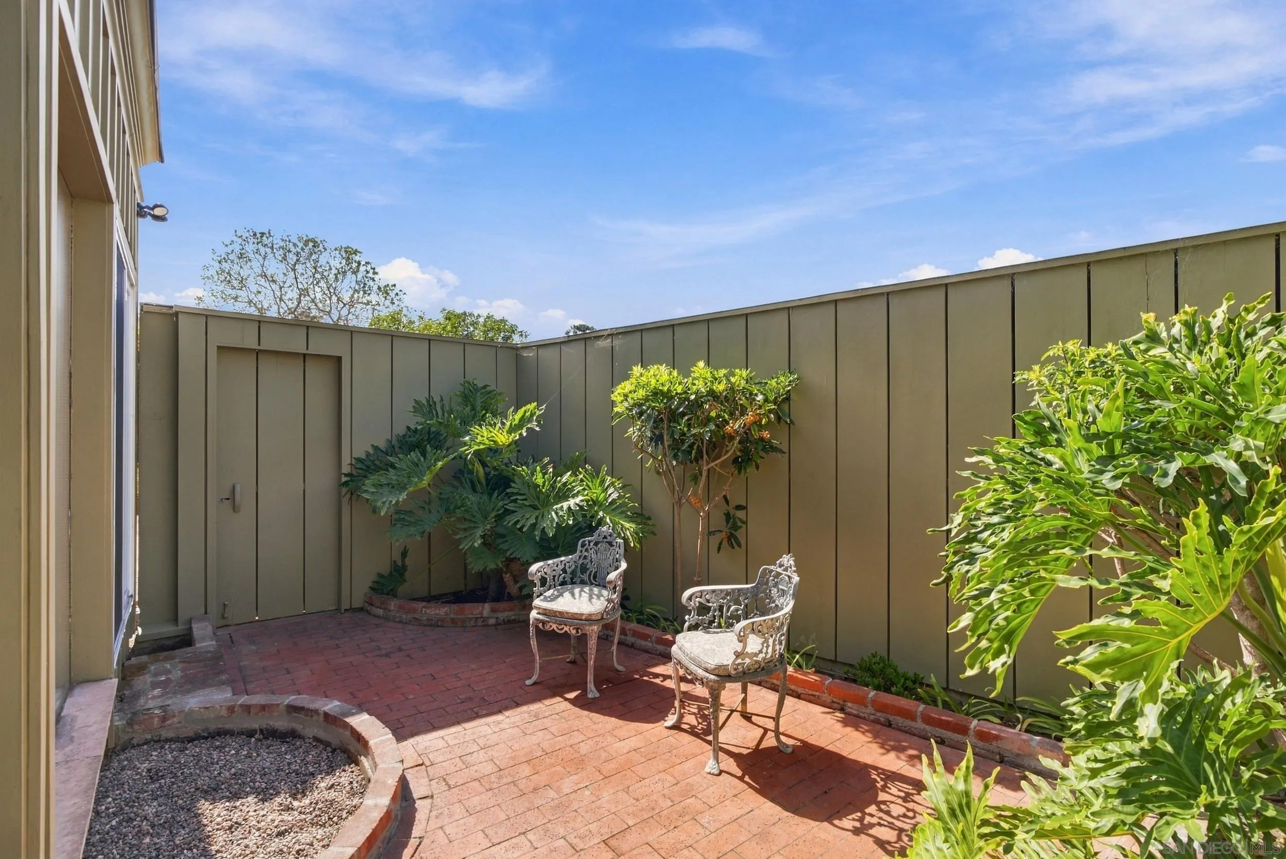 7865 Roseland Drive