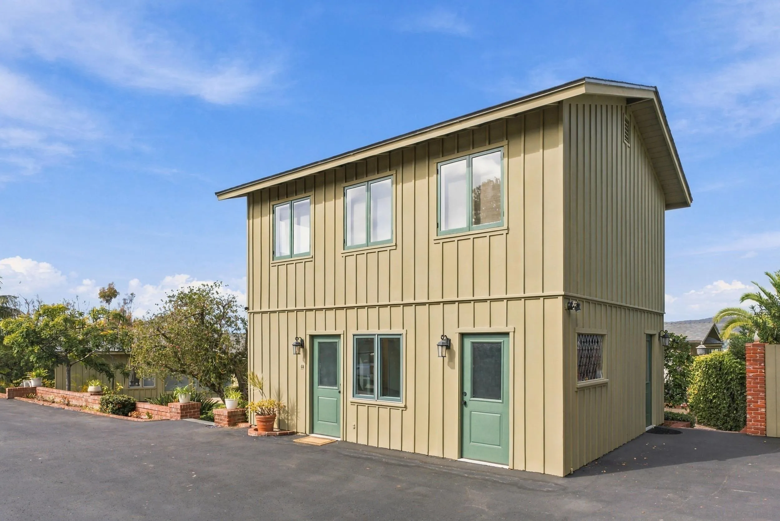 7865 Roseland Drive