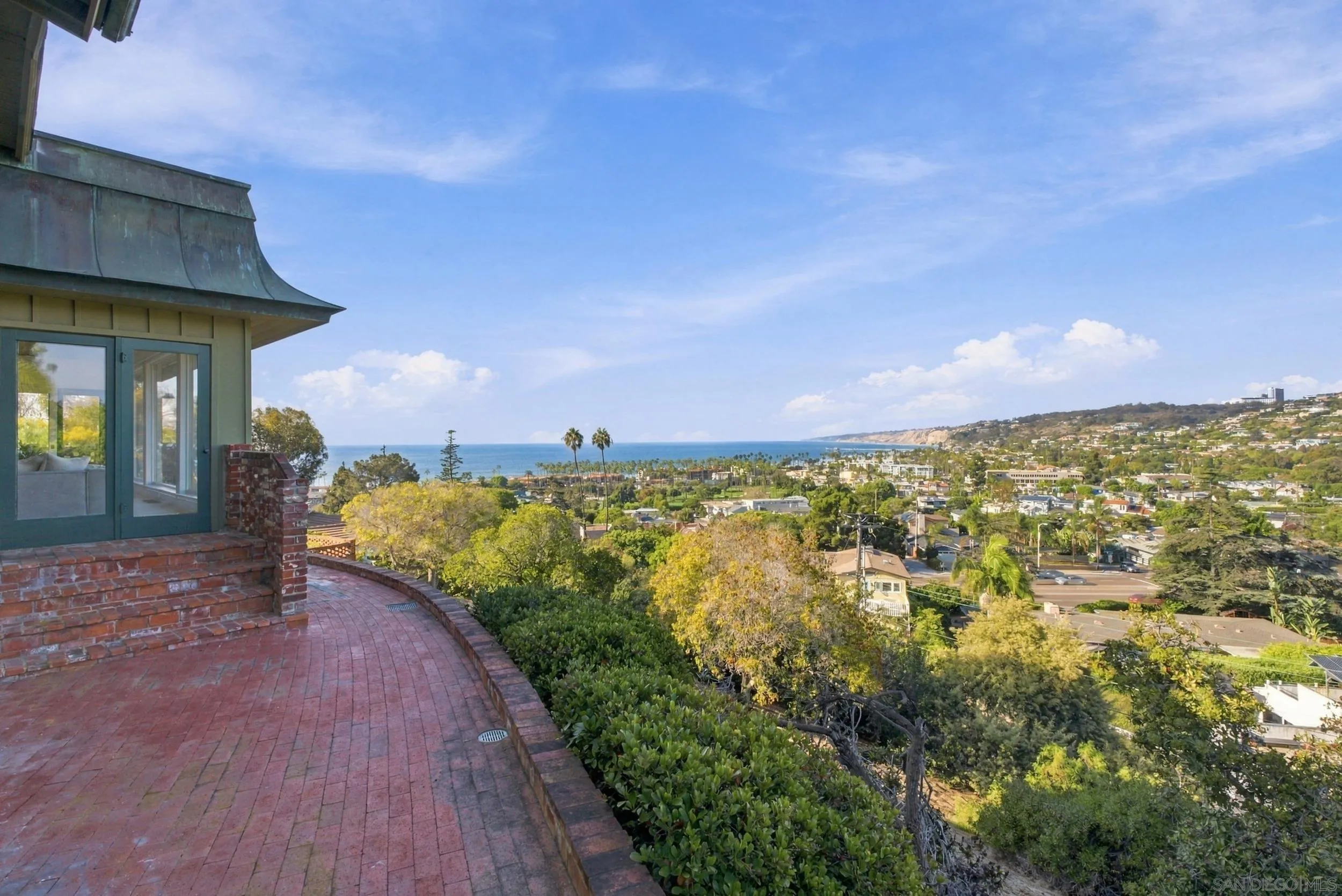 7865 Roseland Drive