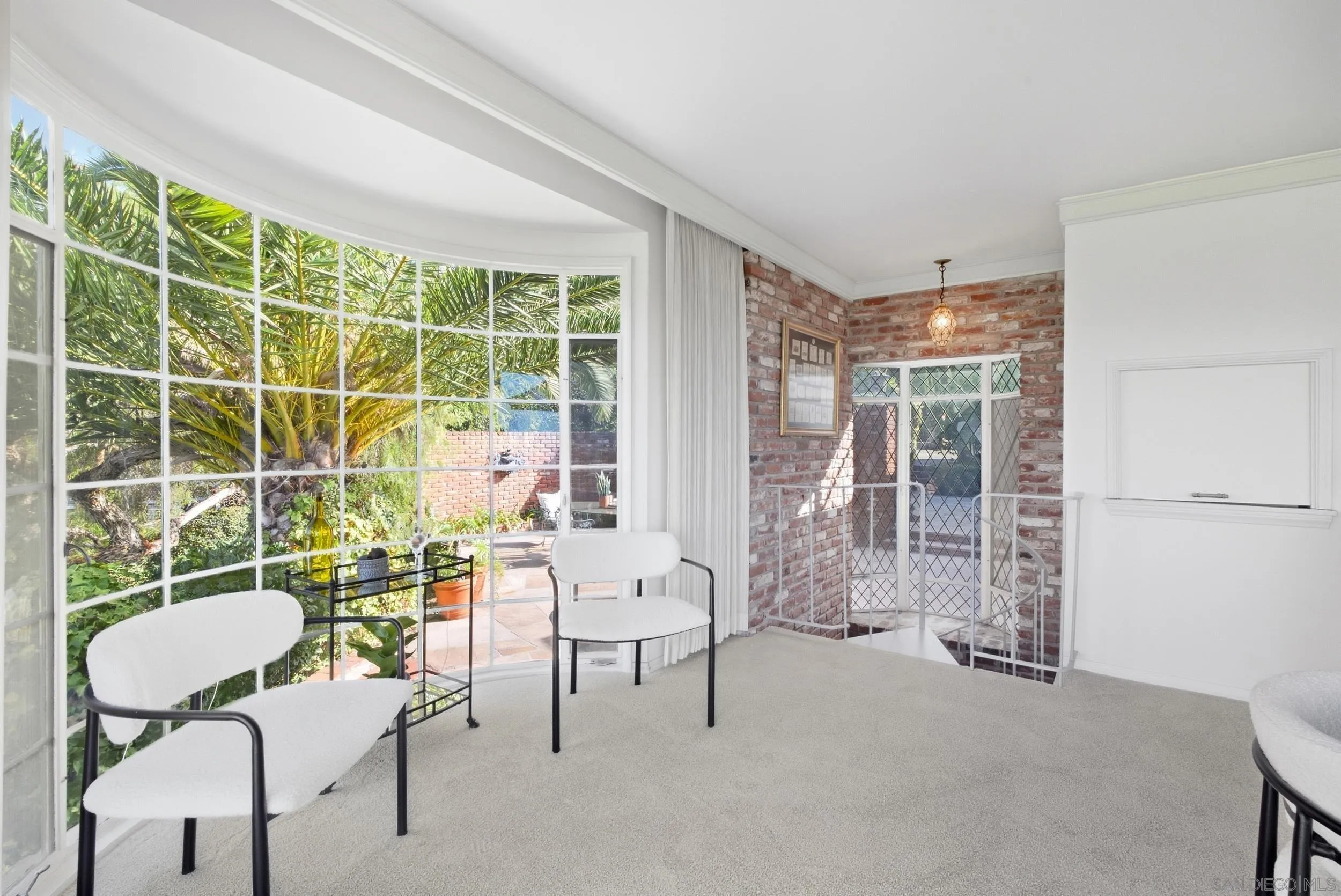 7865 Roseland Drive