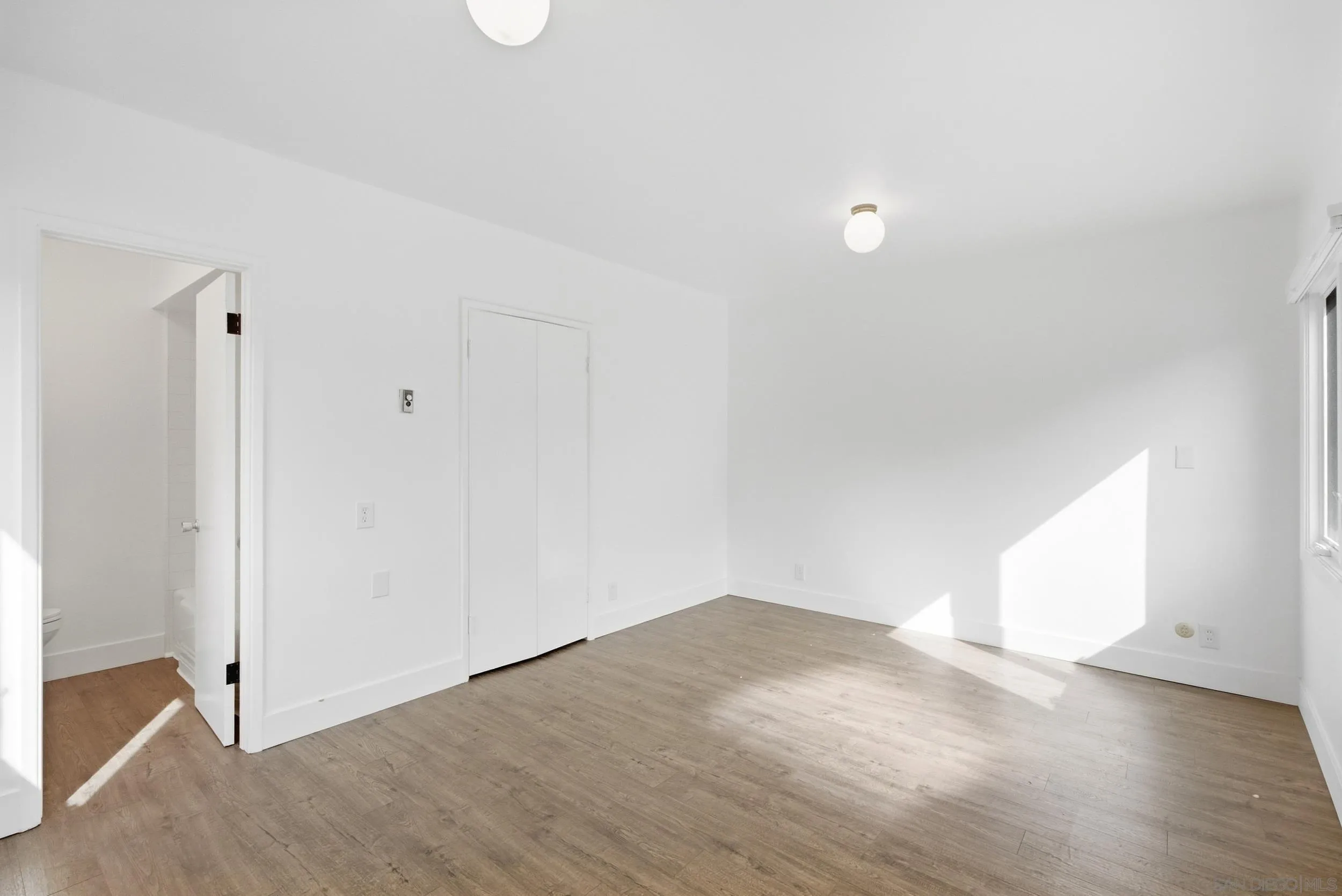 7865 Roseland Drive