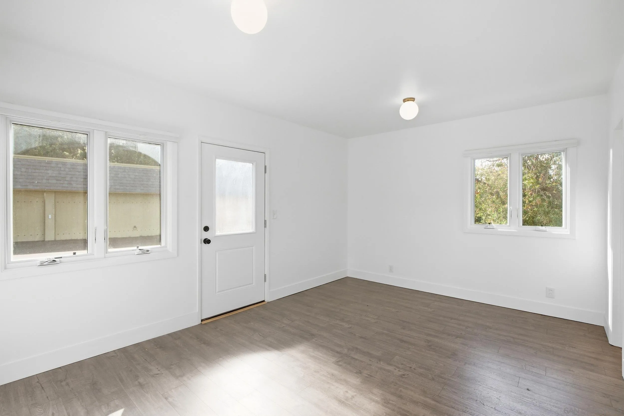 7865 Roseland Drive