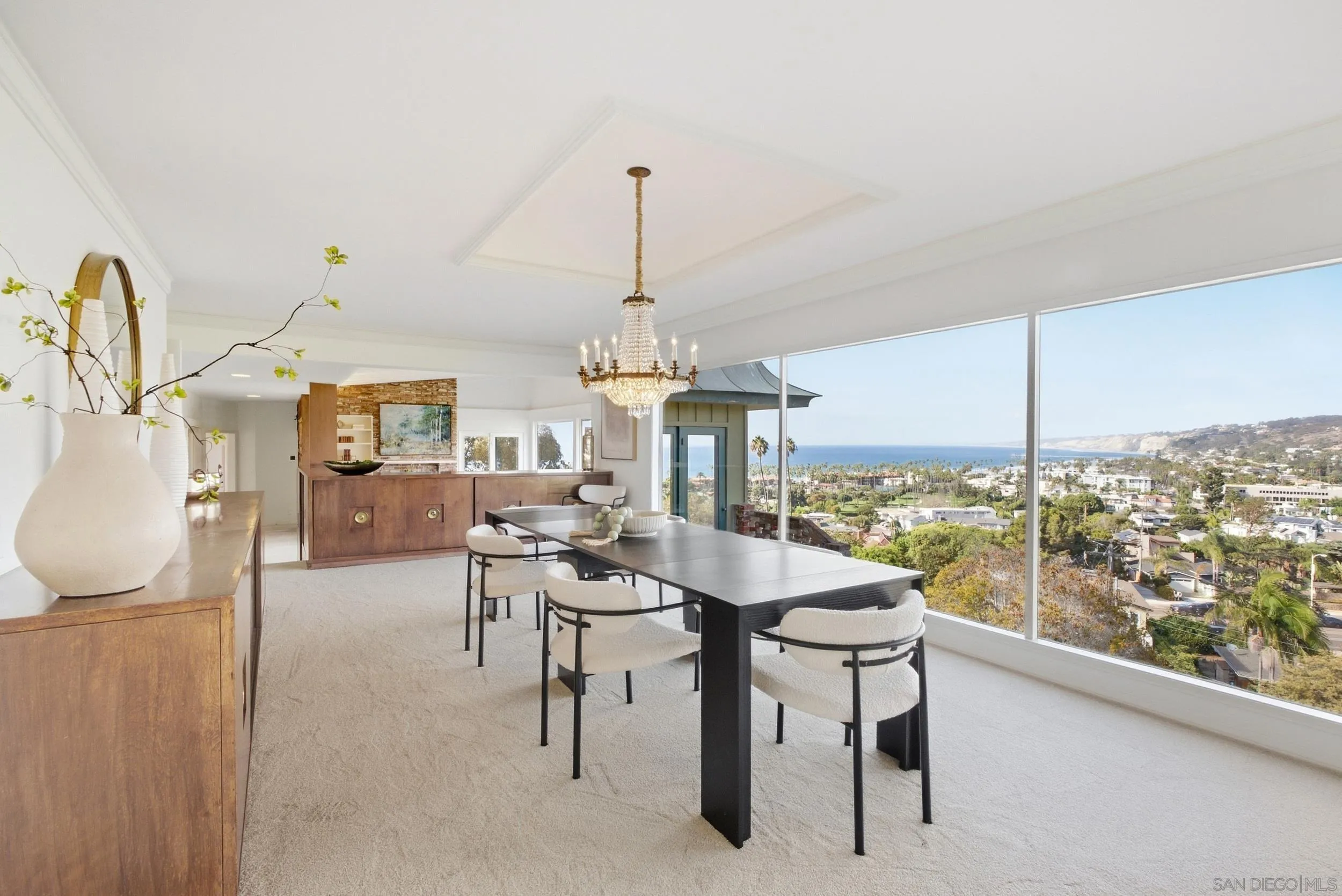 7865 Roseland Drive