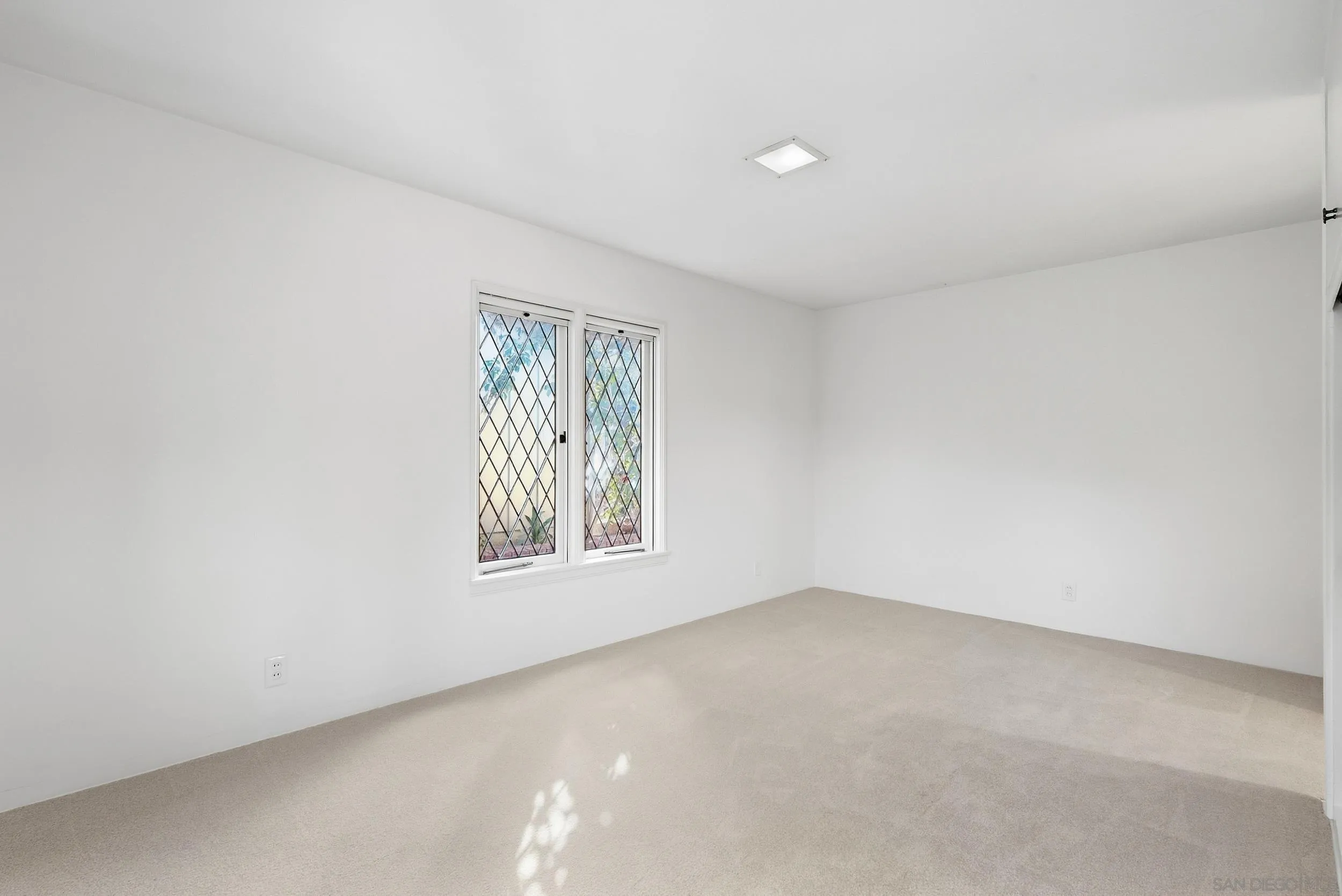 7865 Roseland Drive