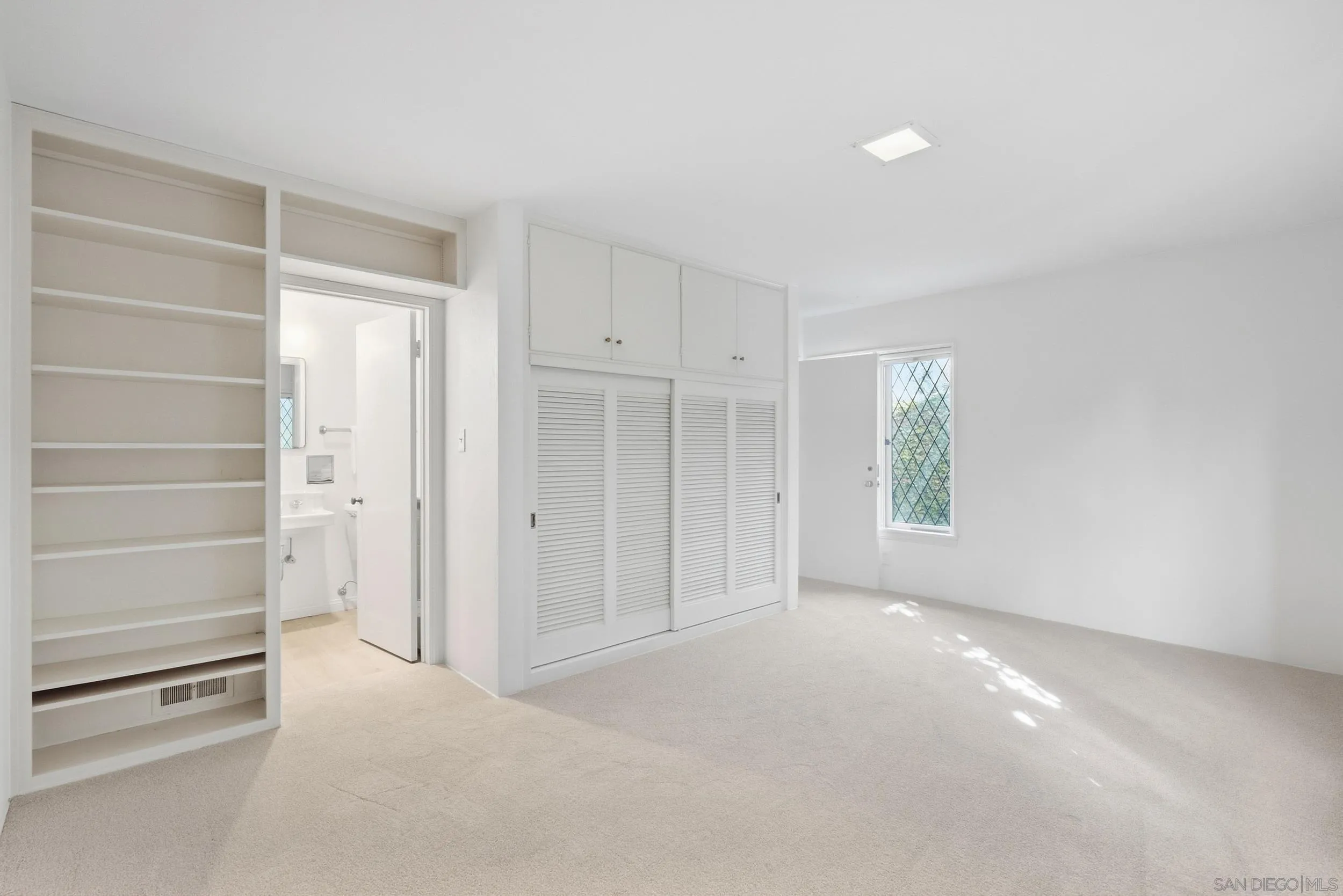 7865 Roseland Drive