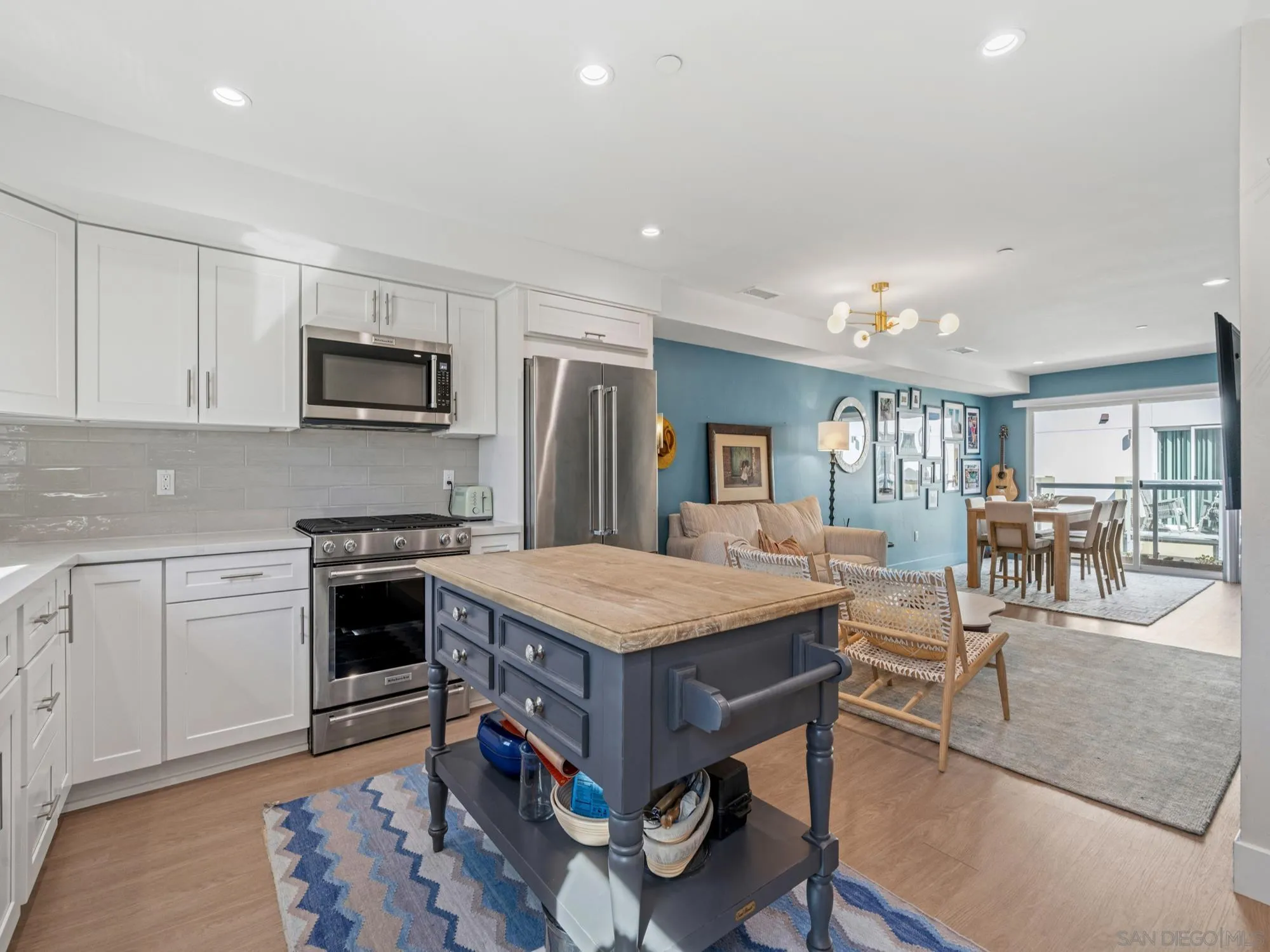 1952 Hornblend St Unit 6