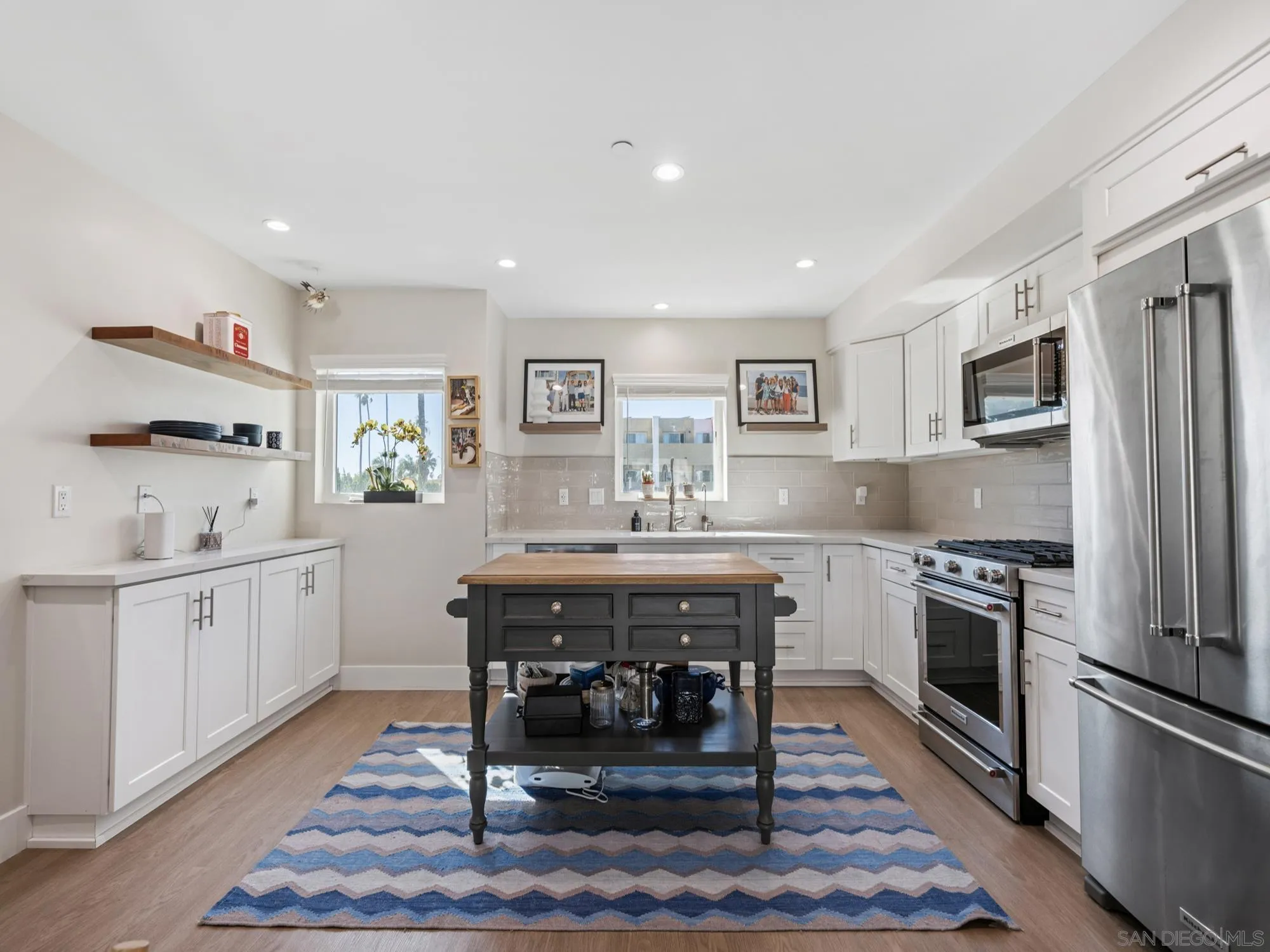 1952 Hornblend St Unit 6