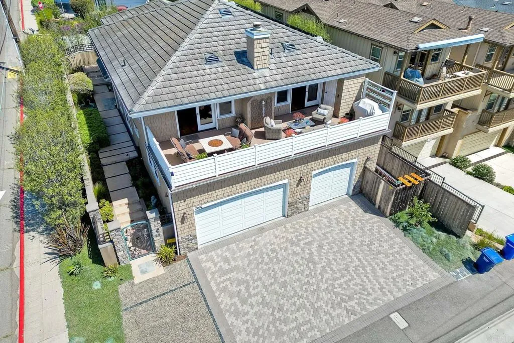 2002 Montgomery Avenue