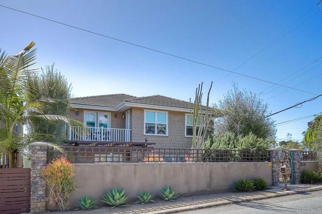 2002 Montgomery Avenue