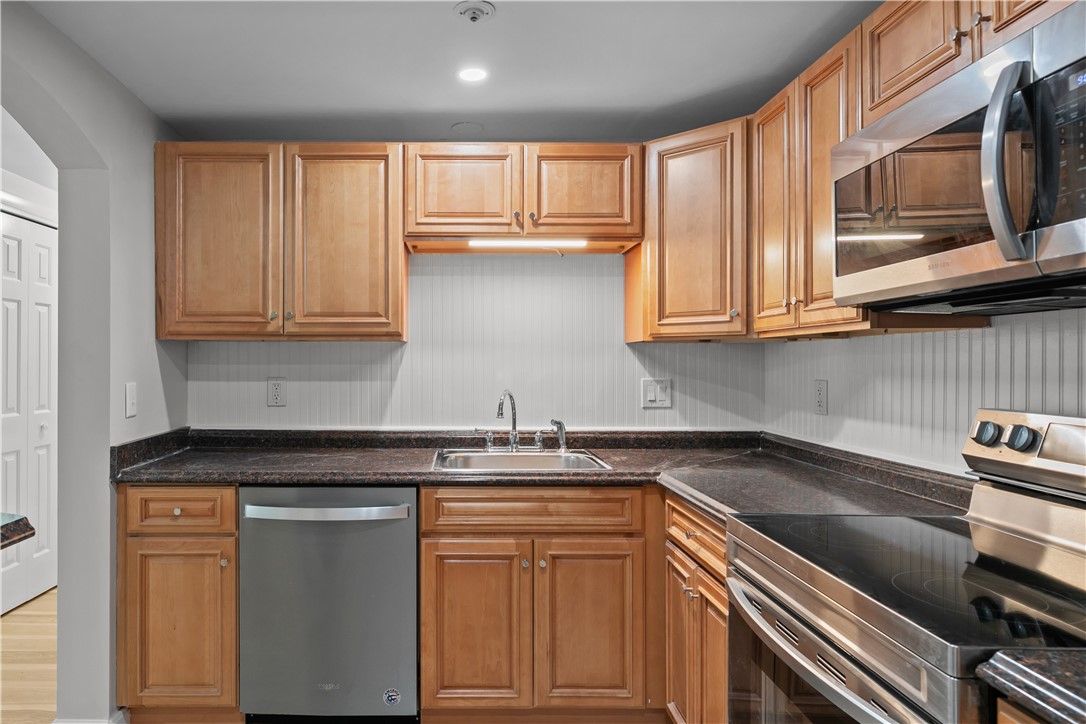 66 Girard Avenue 402