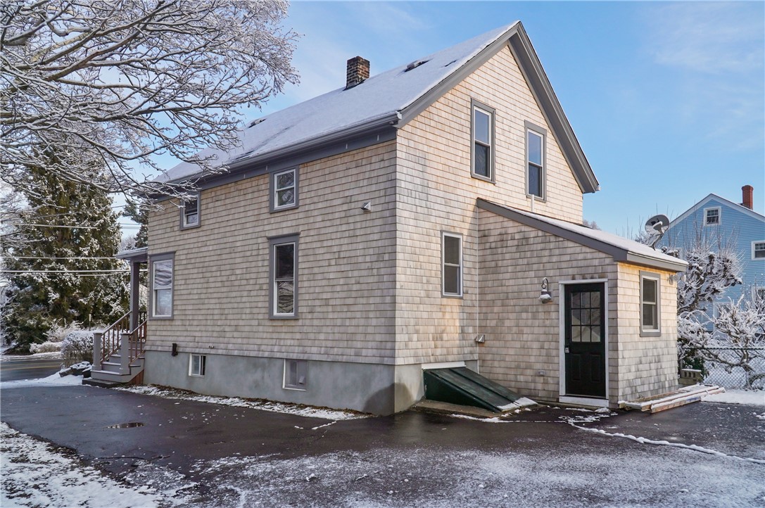 38 West Main Road