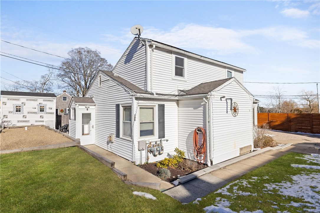 20 Bradley Terrace B