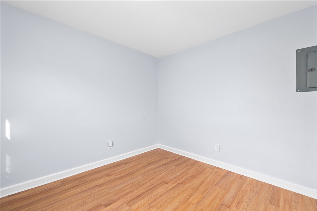 20 Bradley Terrace B