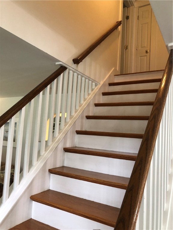 12 Hillside Avenue