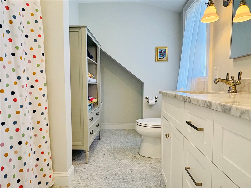 11 W. Narragansett Avenue 2