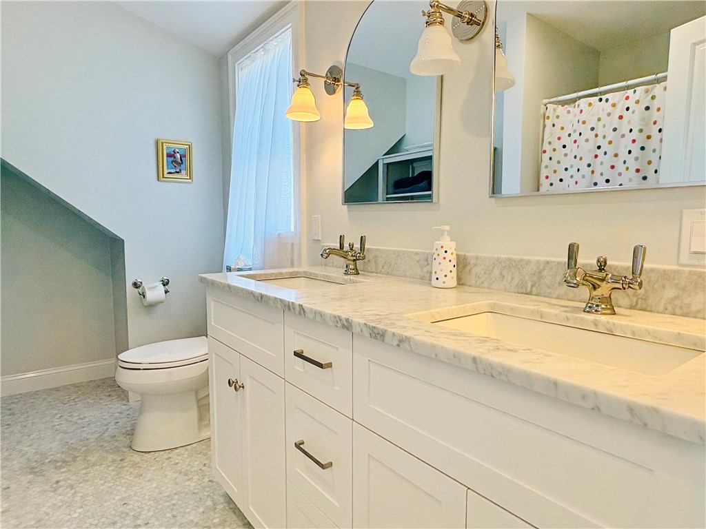 11 W. Narragansett Avenue 2