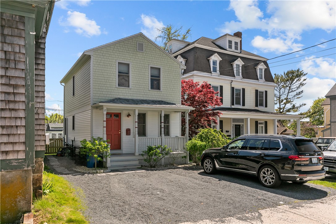 17 Narragansett Avenue