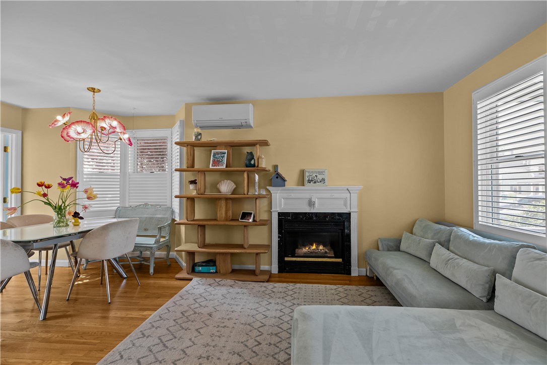 17 Narragansett Avenue