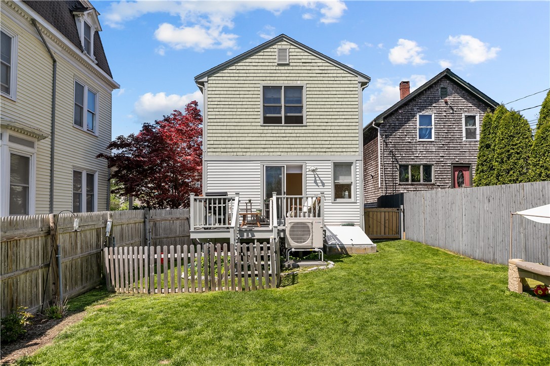 17 Narragansett Avenue