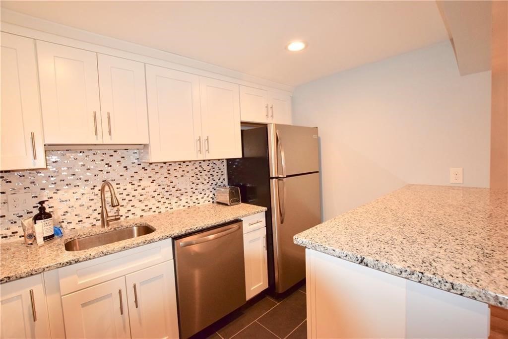 66 Girard Avenue 309
