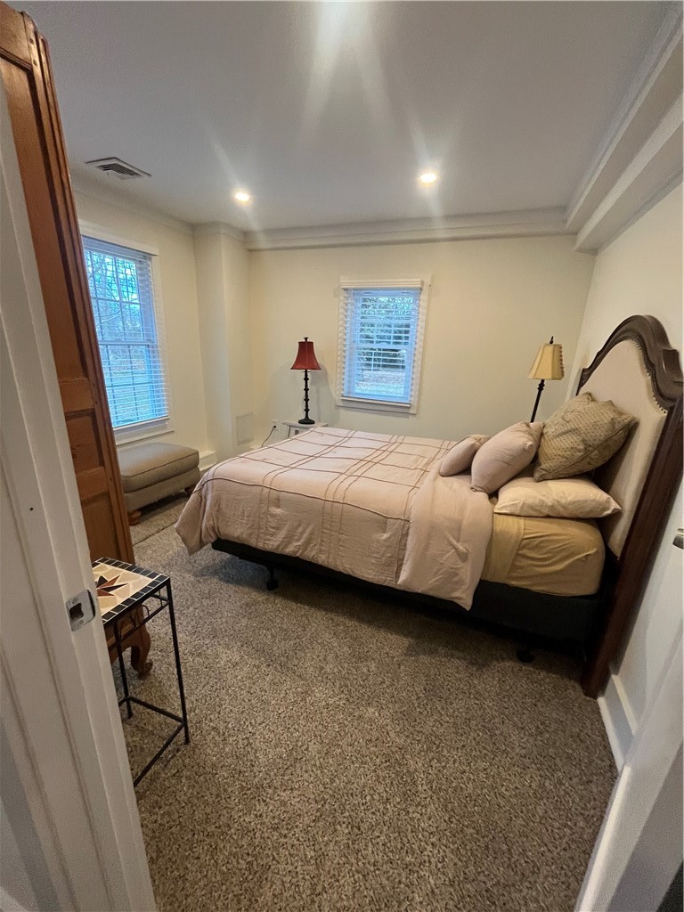 554 East Main Road