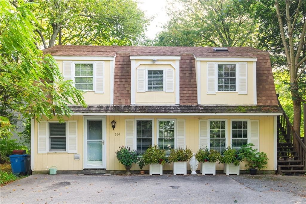 554 East Main Road