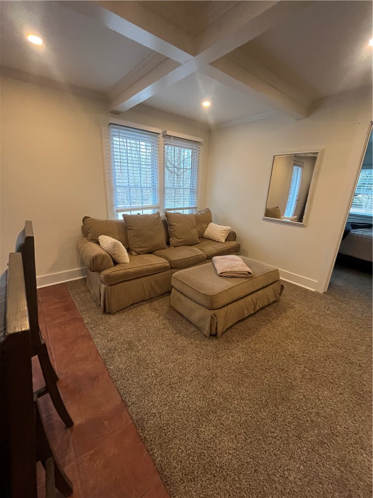 554 East Main Road