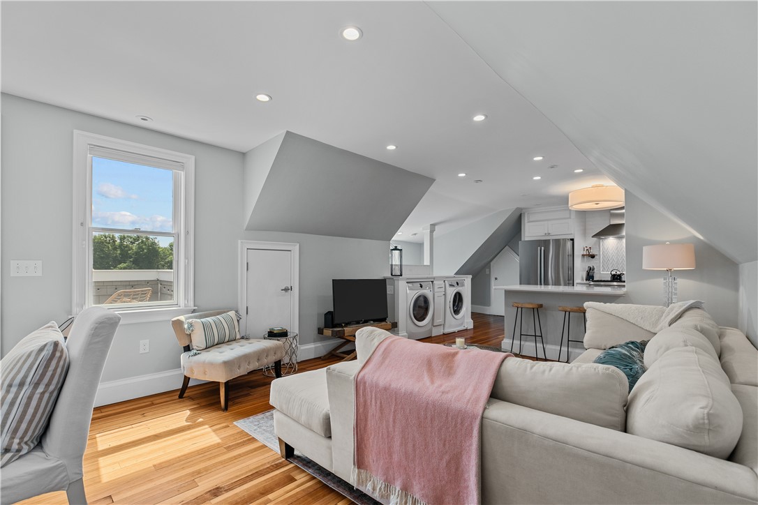 567 Bristol Ferry Road 3