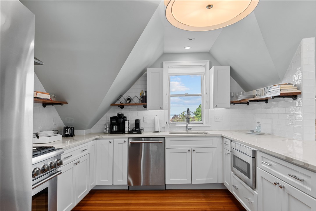 567 Bristol Ferry Road 3