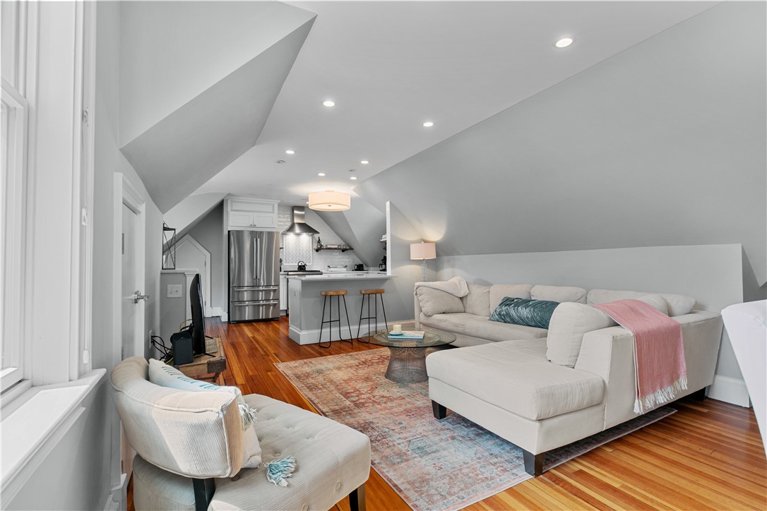 567 Bristol Ferry Road 3