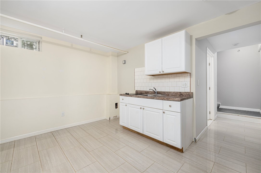 231 Maple Avenue 204