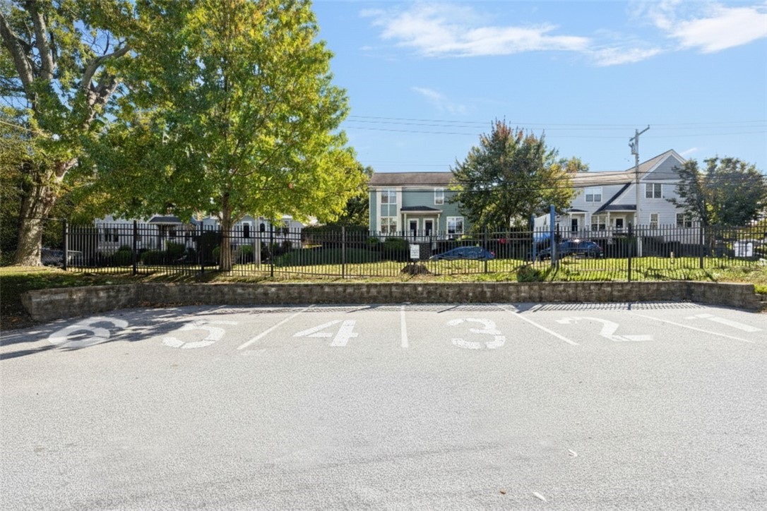 231 Maple Avenue 204