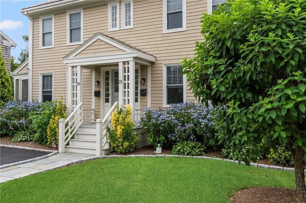 23 Pell Street