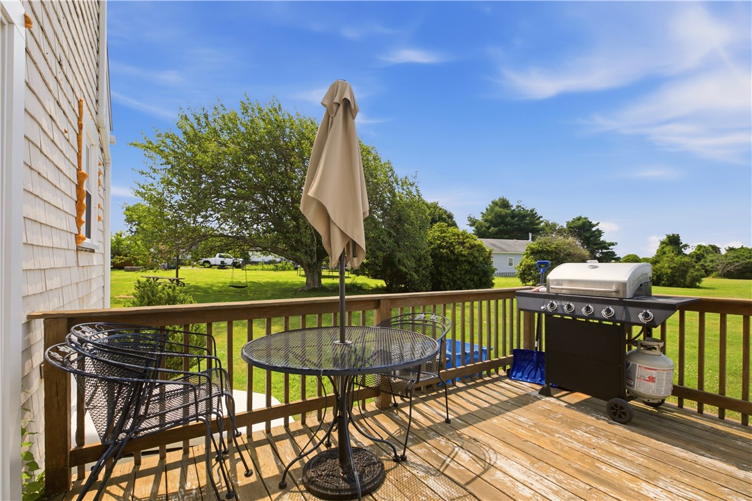 224 Oliphant Lane B
