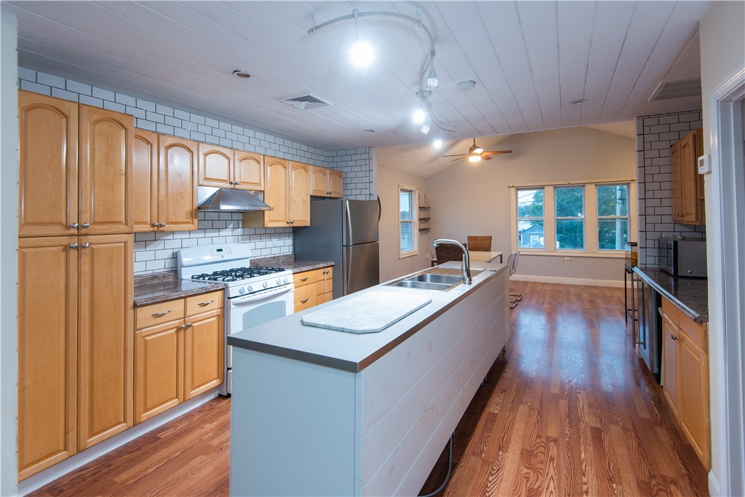 13 Island Avenue