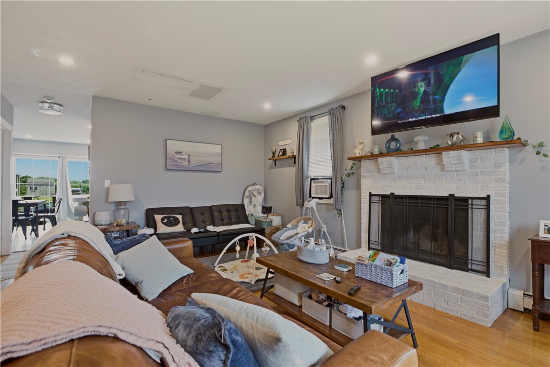 223 Oliphant Lane A