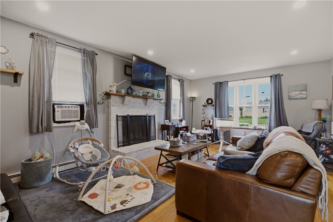 223 Oliphant Lane A