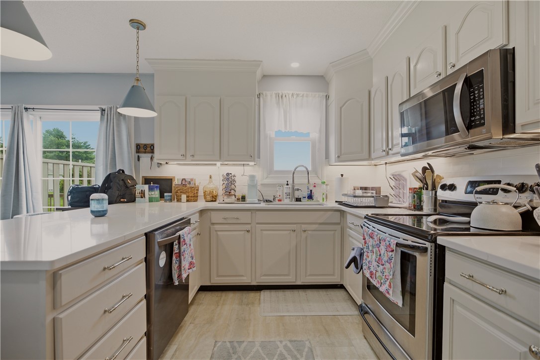 223 Oliphant Lane A
