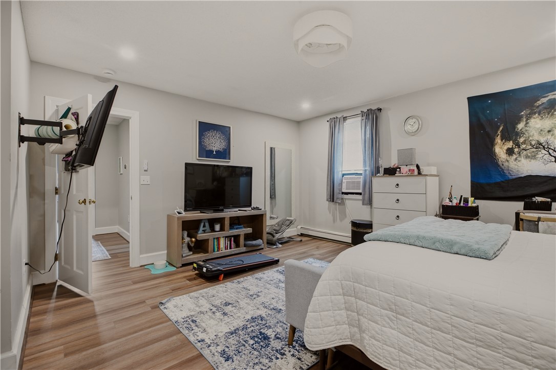 223 Oliphant Lane A