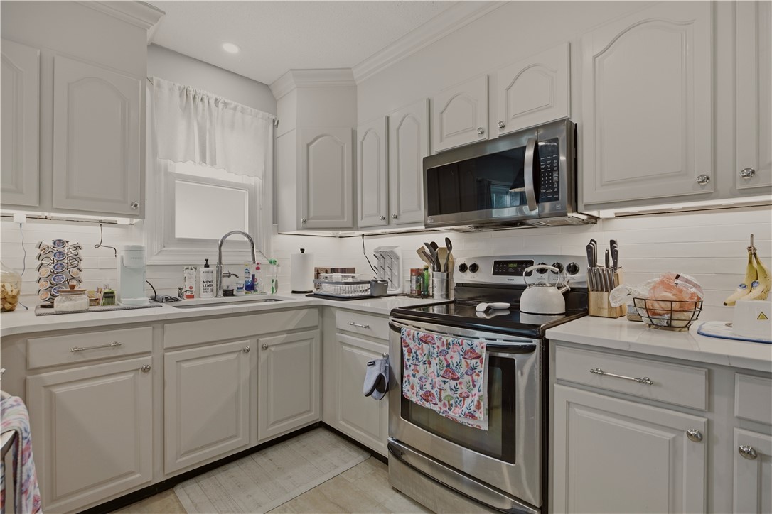 223 Oliphant Lane A