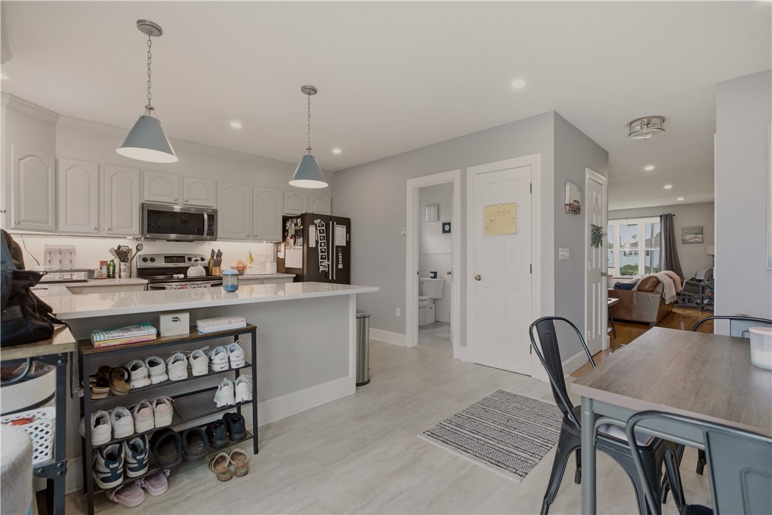223 Oliphant Lane A