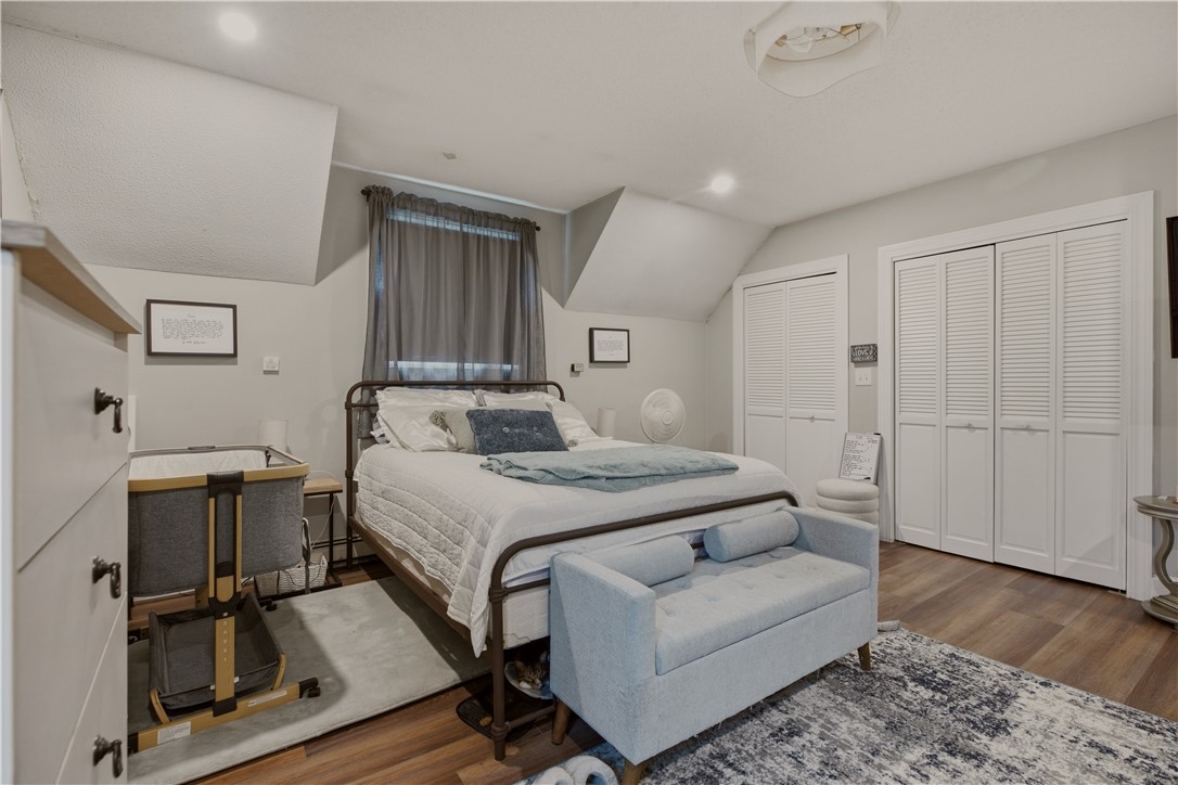 223 Oliphant Lane A