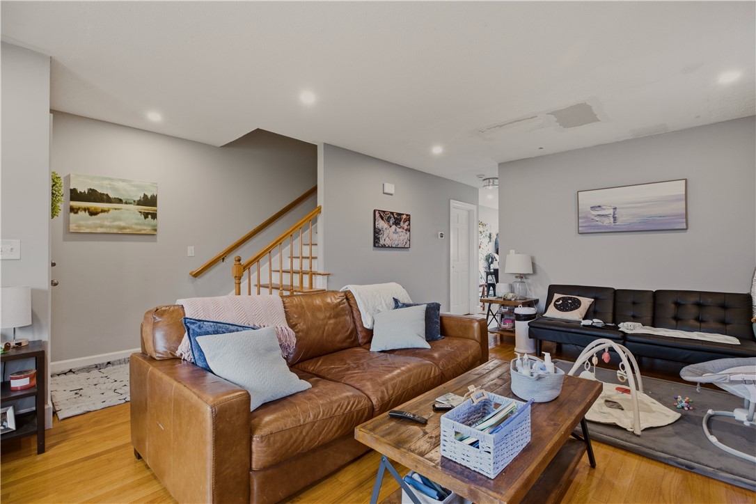 223 Oliphant Lane A