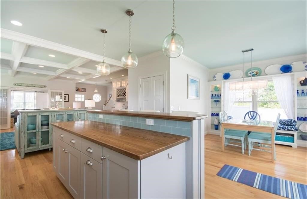 10 Julia Court