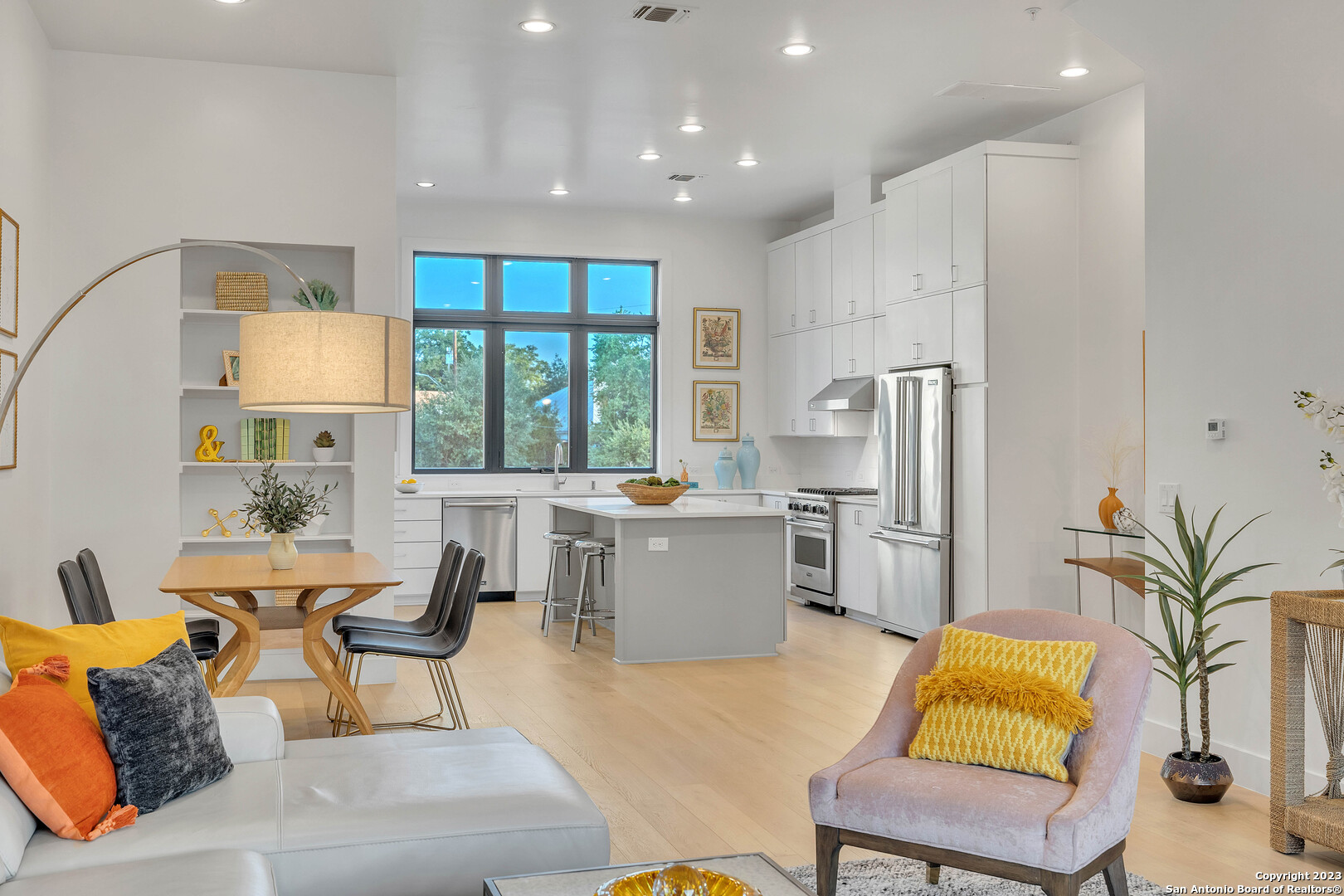 1226 S Presa St Unit: 107