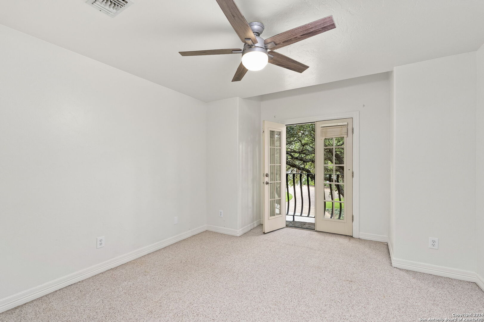 750 LARI DAWN
