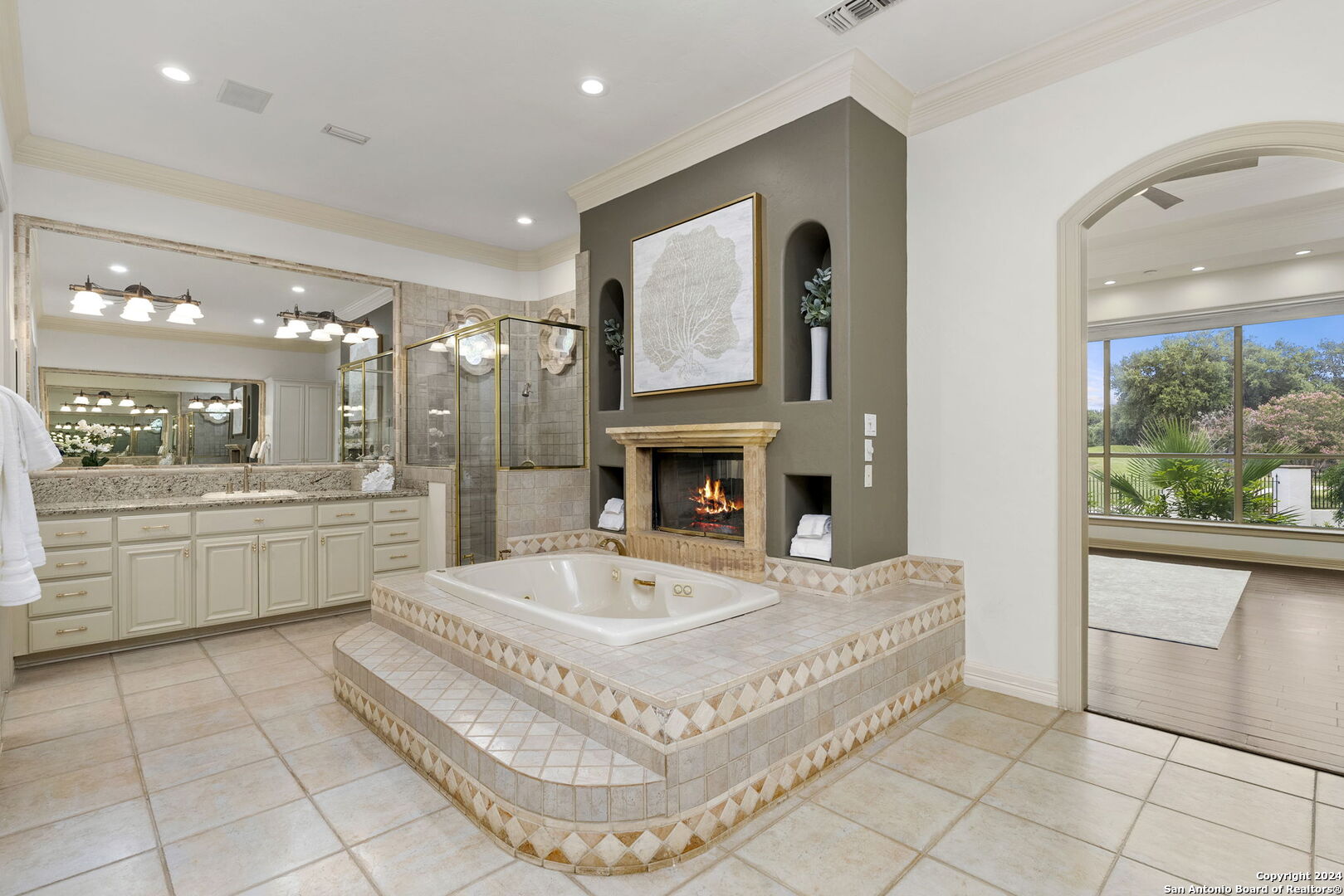 750 LARI DAWN