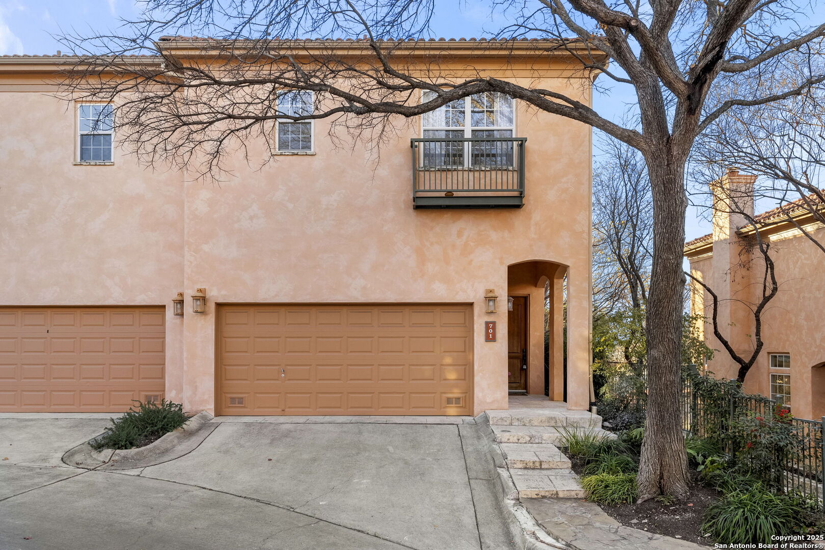 7897 BROADWAY 701